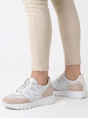 Wonders Sneakersy niskie 'A-24101-BEIGE' w kolorze żółty