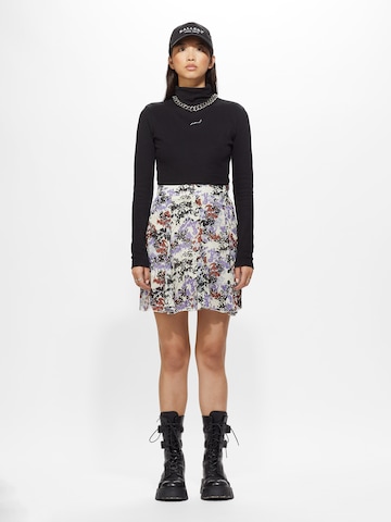 Young Poets Skirt 'Neea darts' in White