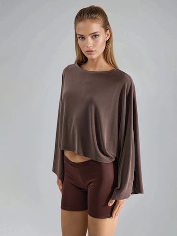 T-shirt Busem en marron