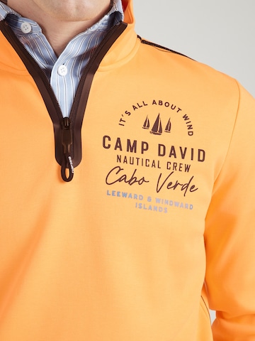 CAMP DAVID Sweatshirt i orange