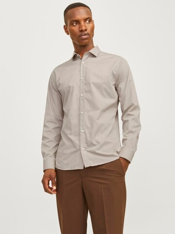 JACK & JONES Slim fit Overhemd 'JJJoe' in Beige: voorkant
