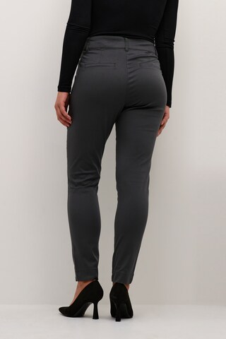 Coupe slim Pantalon chino 'Alea' Kaffe en gris