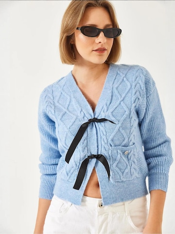 Cardigan Bianco Lucci en bleu