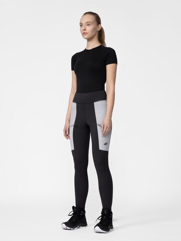 4F Slimfit Sportbroek in Zwart