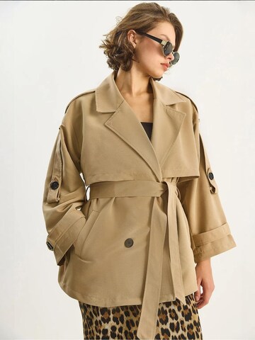 Cappotto di mezza stagione di Bianco Lucci in beige