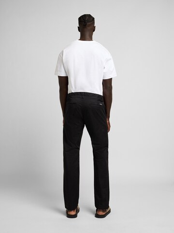WOTEGA Regular Chino Pants in Black