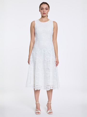 Ana Alcazar Kleid ' Duval ' in Weiß