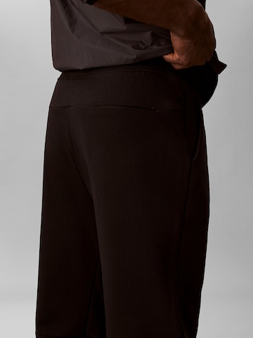 Calvin Klein Tapered Hose in Schwarz