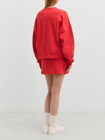 EDITED Sweatshirt 'Emielia' in Rot