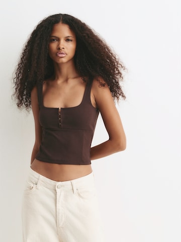 Pull&Bear Топ в кафяво: отпред