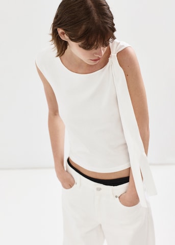 Top in maglia 'COQUETTE' di MANGO in bianco: frontale