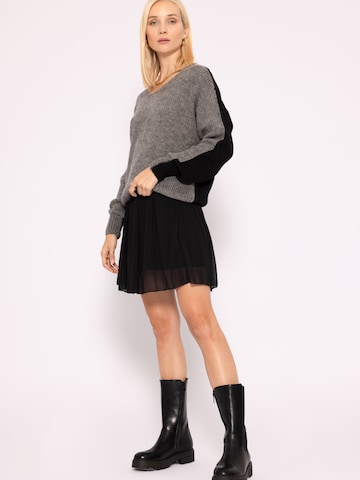 SASSYCLASSY Skirt in Black