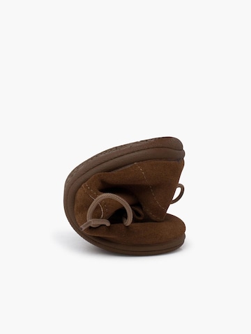 Scarpa bassa di Pisamonas in marrone