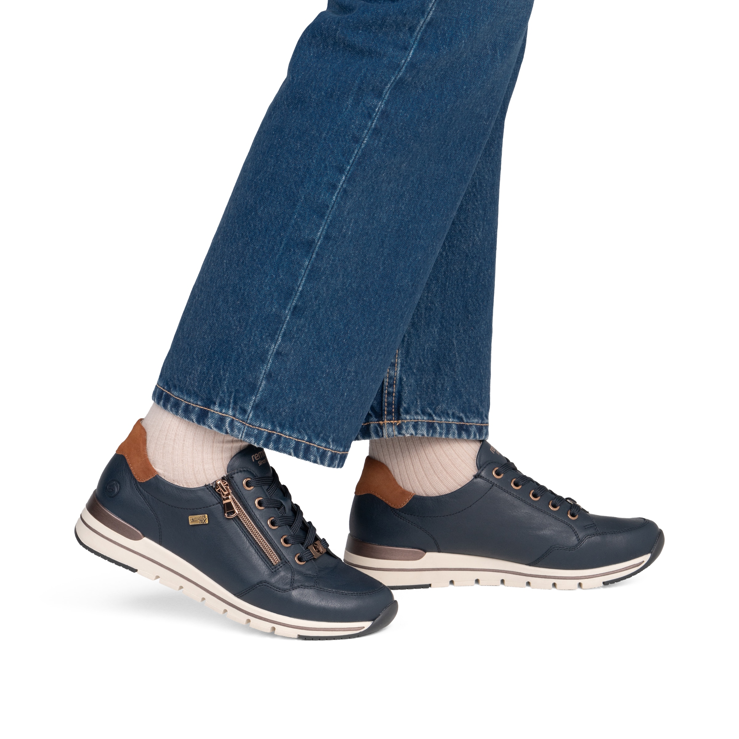 Baskets basses REMONTE en bleu : devant