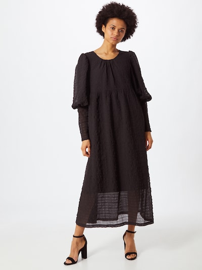 Rochie 'Clara' Love Copenhagen pe negru, Vizualizare model