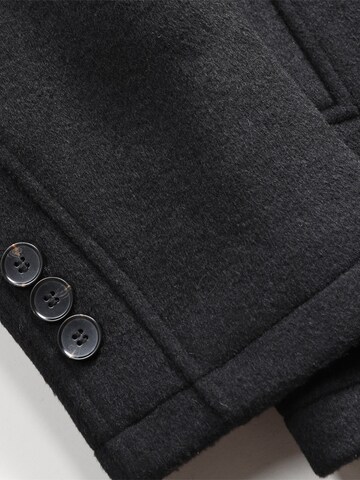 Youthup Winter Coat in Black