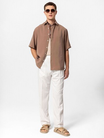 Antioch Comfort Fit Πουκάμισο 'Oscar' σε καφέ
