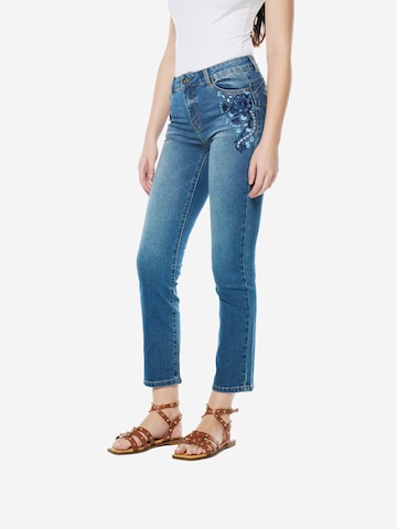 Coupe slim Jean KOROSHI en bleu