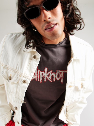AMPLIFIED Paita 'SLIPKNOT DON’T JUDGE' värissä harmaa