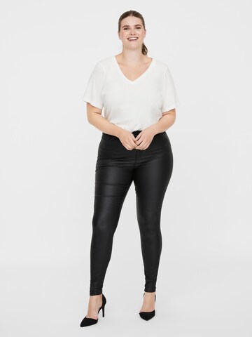 Vero Moda Curve Skinny Nohavice 'Lora' - Čierna