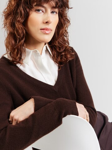 Pull-over 'Classic' Pure Cashmere NYC en marron