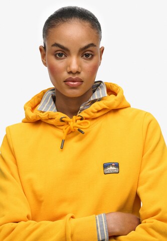 Sweat-shirt 'Great Outdoors' Superdry en jaune