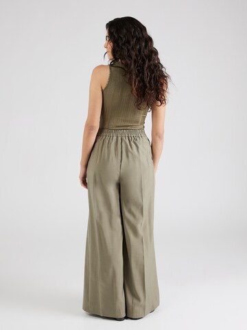 Wide leg Pantaloni cutați de la MOS MOSH pe verde
