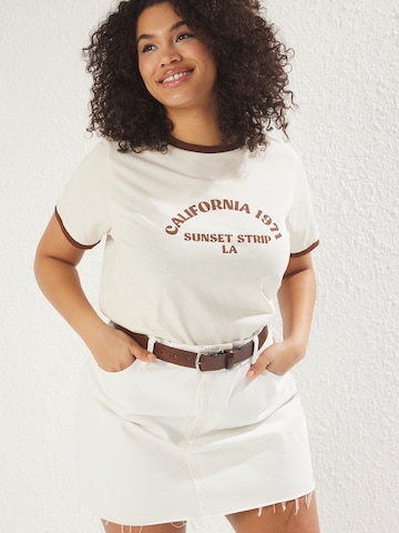 Trendyol Curve - Camiseta en gris: frente
