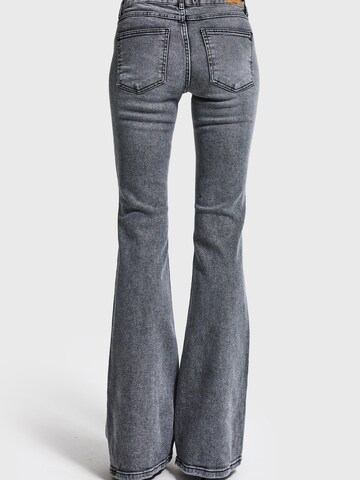 IT'S BASIC Flared Jeans 'Flare Mid Rise Jeans' in Grijs