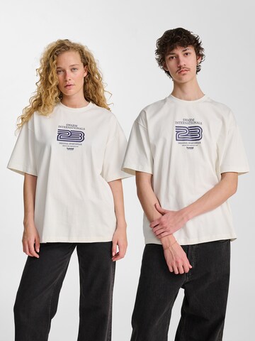 T-Shirt Hummel en blanc : devant