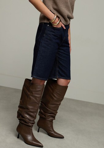 Boots SACHA en marron : devant