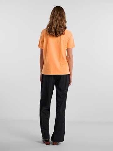 PIECES - Camiseta 'Ria' en naranja