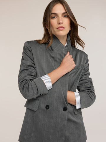 Blazer di MOTIVI in grigio