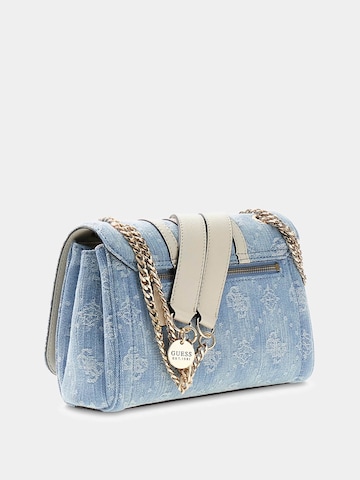 GUESS Schultertasche 'Noelle' in Blau