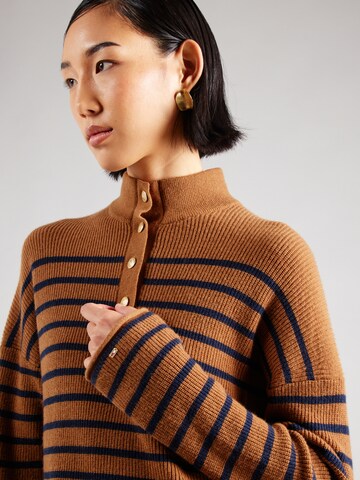 TOMMY HILFIGER Pullover i brun