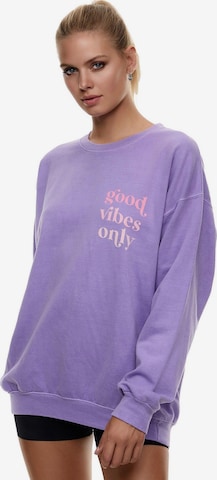 Worldclassca Sweatshirt in Lila: Vorderseite