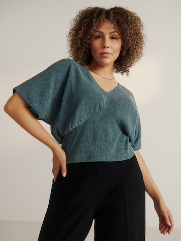 Guido Maria Kretschmer Curvy - Camisa 'Zuri' em verde: frente
