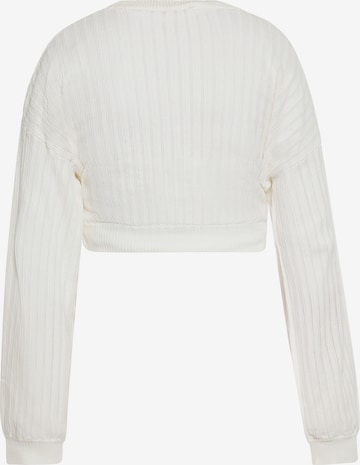 IZIA Sweater in White