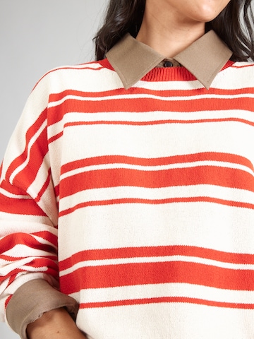 Pull-over oversize & Other Stories en rouge