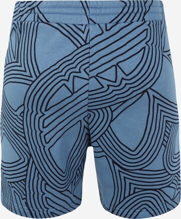 ADIDAS ORIGINALS Normalny krój Spodnie 'Original Athletic Club Allover Print' w kolorze niebieski