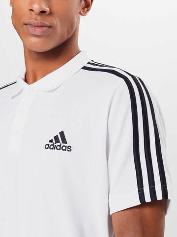 ADIDAS SPORTSWEAR - Camiseta funcional 'Essentials' en blanco