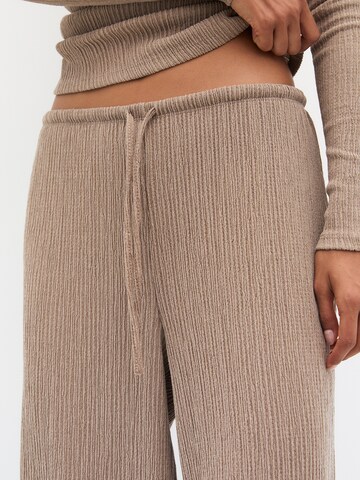 Pull&Bear Wide Leg Hose in Beige