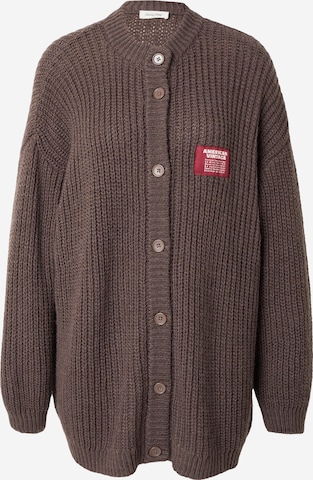 Cardigan 'CYROW' AMERICAN VINTAGE en marron : devant