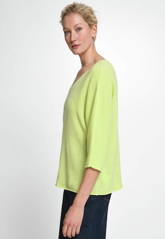 Pull-over include en jaune