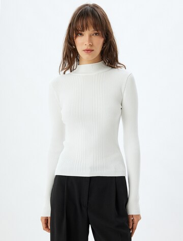 Koton Sweater in White: front