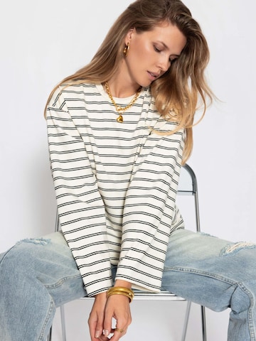 SASSYCLASSY Shirt in White