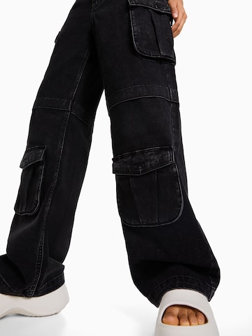 Bershka Wide leg Cargo Jeans in Black