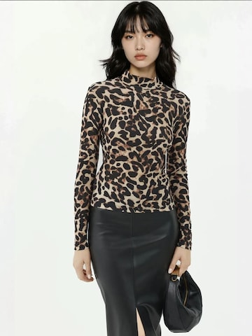 T-shirt Hiccup en marron : devant