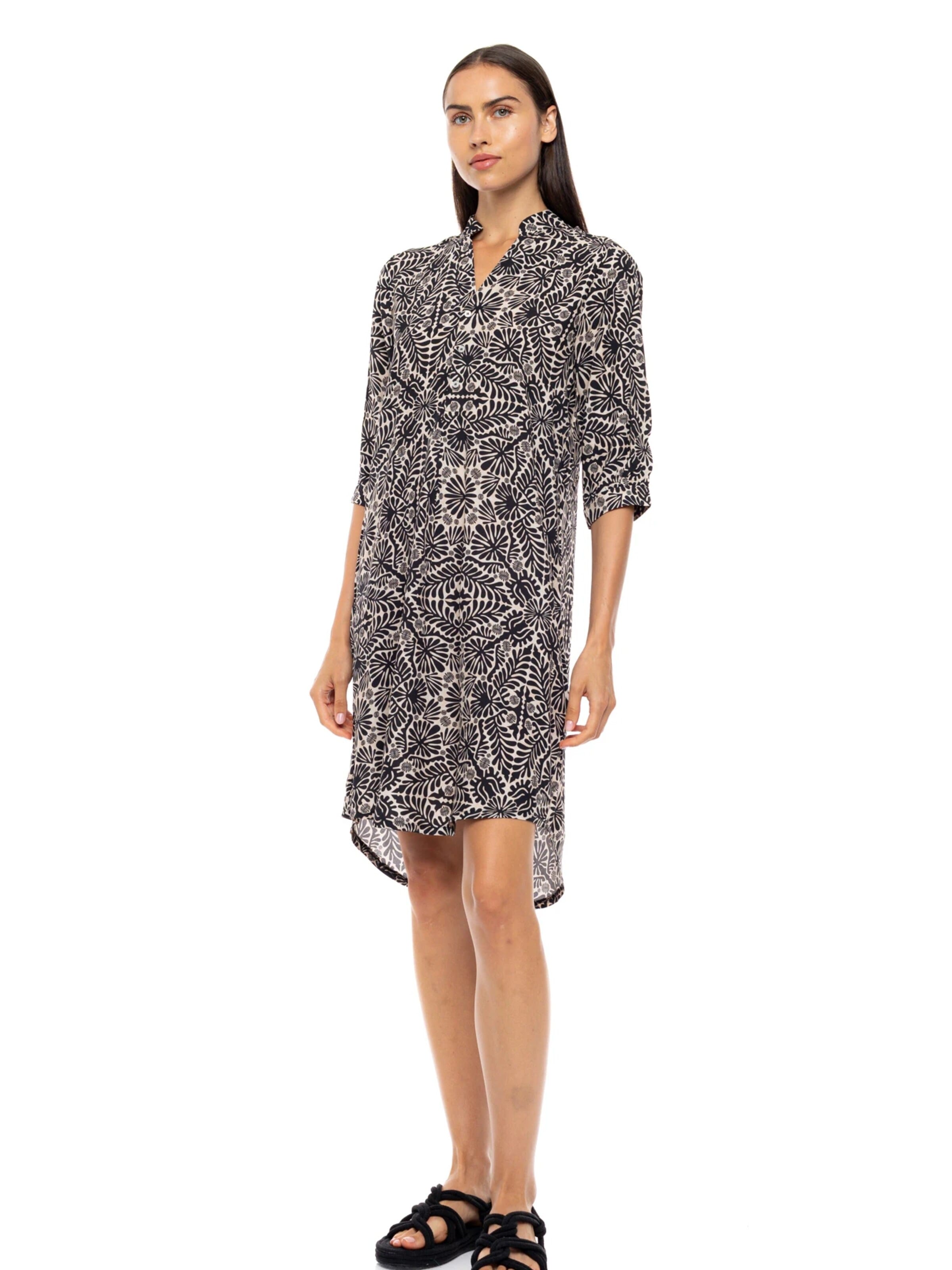 Pink Label - Vestido de verano 'BEACHWEAR SAND TROPICAL CAMEO' en negro