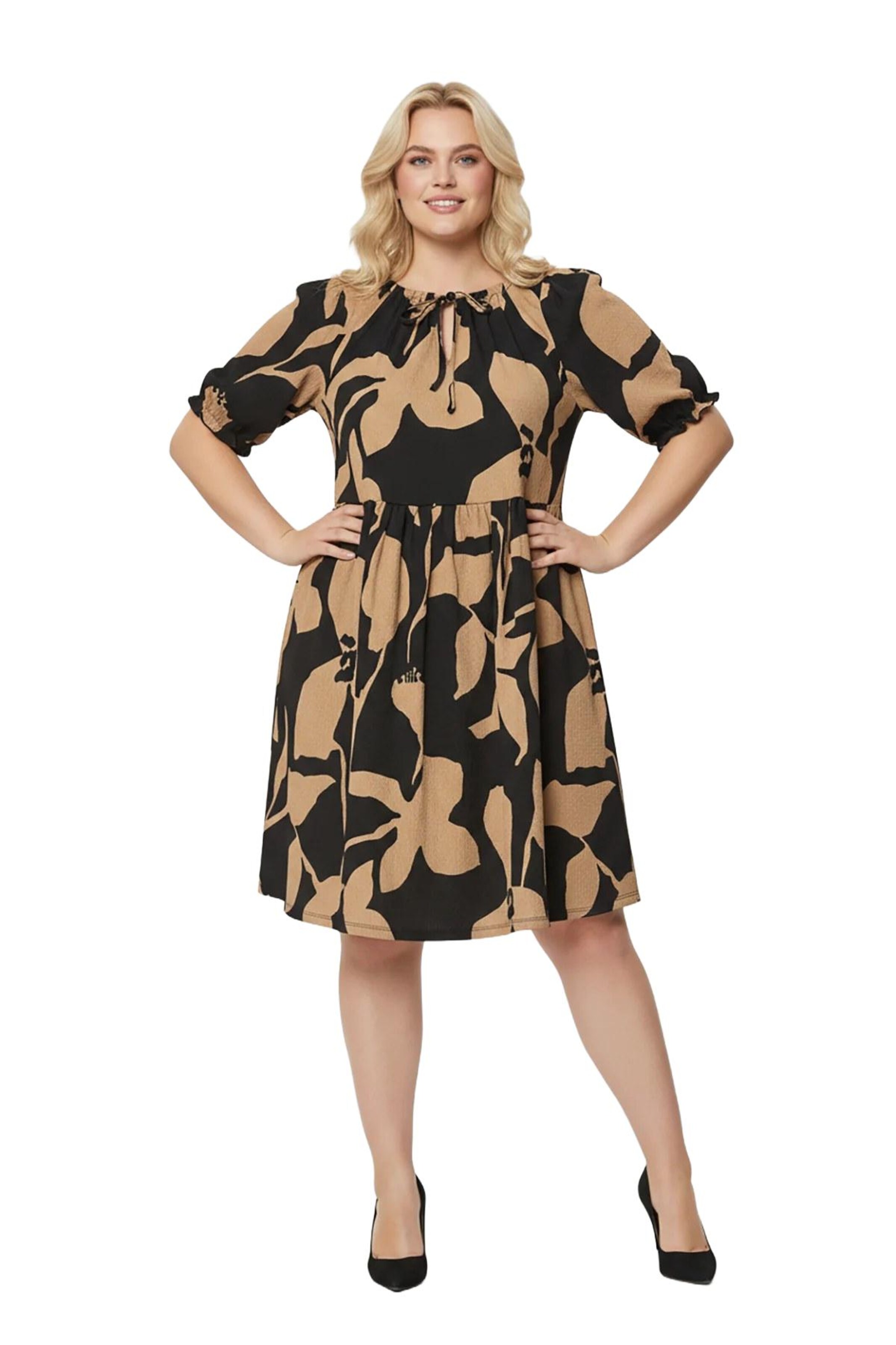 Shape Of You Jurk in Zwart: voorkant